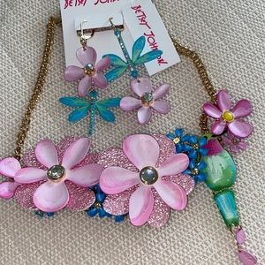 Betsey Johnson Flower Hummingbird & Dragonfly set